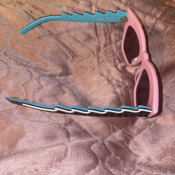 Emma Mulholland x Pared Sunglasses The Brat Pack Grid Wave Arms - Picture 4 of 9